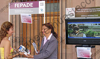 En la Plaza de Armas se instaló un módulo de Atención Ciudadana