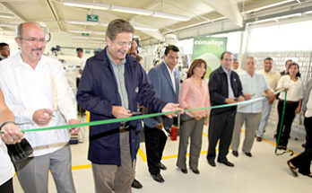 El Gobernador del Estado, Doctor Fernando Toranzo Fernández, inauguró obras de agua potable, caminos, infraestructura educativa y módulos para la producción de nopal verdura con una inversión superior a los 16 millones de pesos.