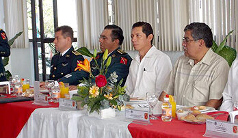 ALCALDE PRESENTE EN DESAYUNO ALUSIVO AL DIA DEL EJÉRCITO