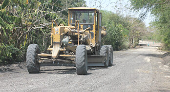 Rehabilitan calles en N.C.P.E. Los Huastecos.