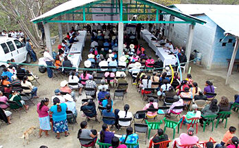 AGUA, AULAS, SANITARIO Y ALUMBRADO PRINCIPALES PETICIONES EN LA SUBIDA