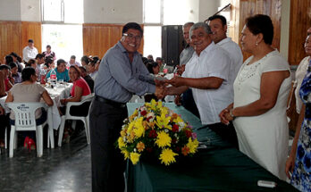 Ayuntamiento celebro a los maestros en su día