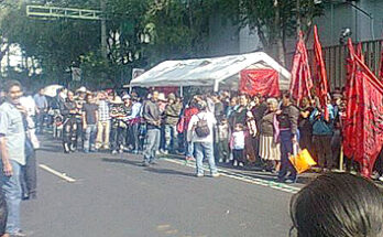 CAÑEROS BLOQUEAN SAGARPA Y DEMANDAN SUBSIDIO FEDERAL DIRECTO POR BAJO PRECIO DEL AZUCAR