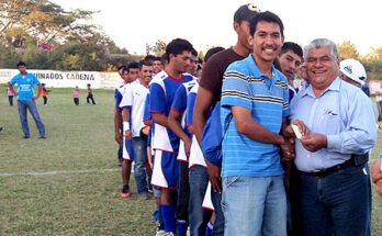 ALCALDE ENTREGA PREMIOS DE LA LIGA MUNICIPAL DE FUTBOL