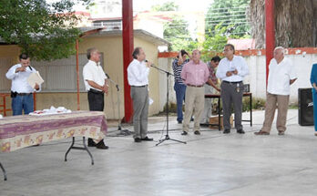 PRESENTE EL ALCALDE EN LA ENTREGA DE MOBILIARIO A SECUNDARIA “MARTIRES DEL RÍO BLANCO”