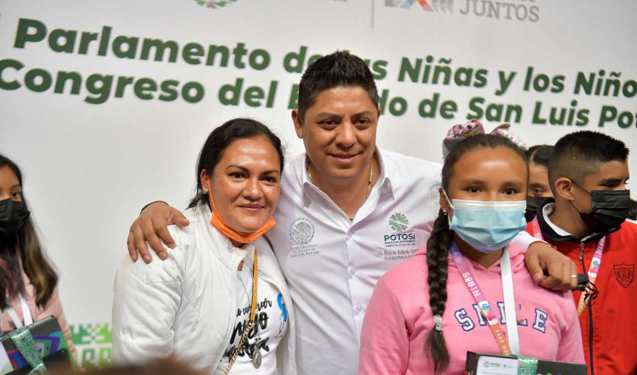 Gobernador convive con niñas y niños del parlamento infantil 2022 ...